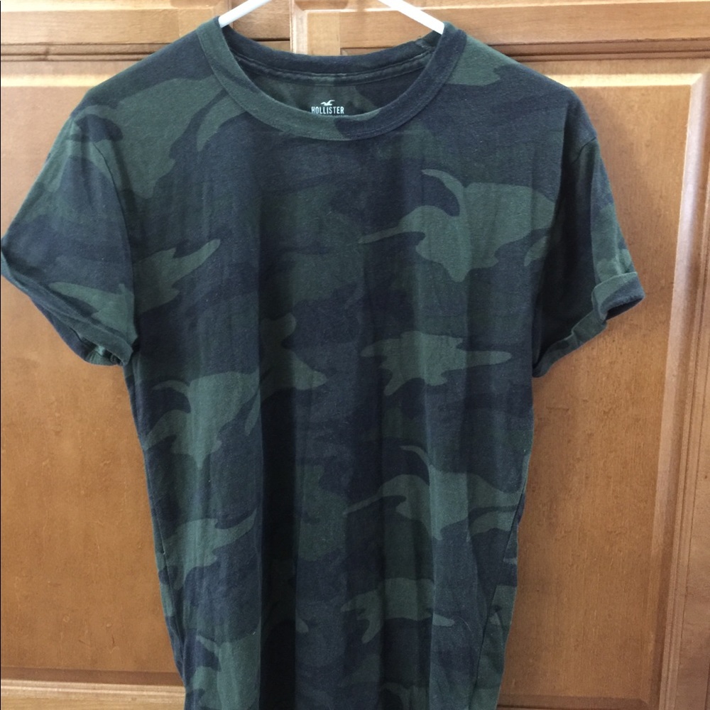 Hollister Camo T-shirt Size XS